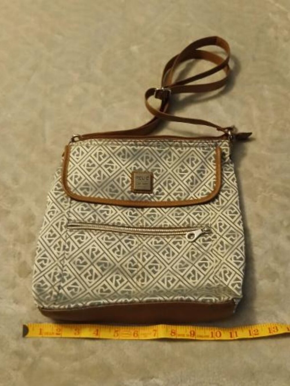 RELIC gray/silver crossbody purse